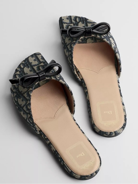Dior Shoes - Dior Bow Slide
Deep Blue Dior Oblique